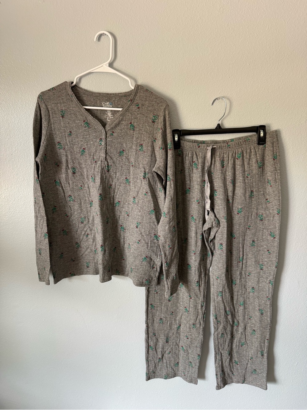 Croft & Barrow Women’s Medium 2-Piece Pajama Set Gray Floral Long Sleeve Warm